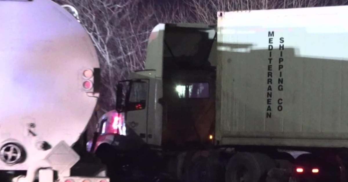 Tractor trailer collision causes fuel spill in Mississauga – CP24