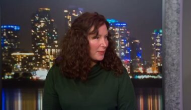 Local writer plans 300 km walk to every Toronto public library location in honour of her late mother – CP24