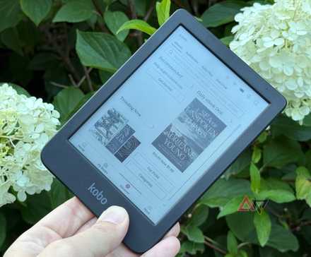 Kobo Clara Colour against a white flower backdrop