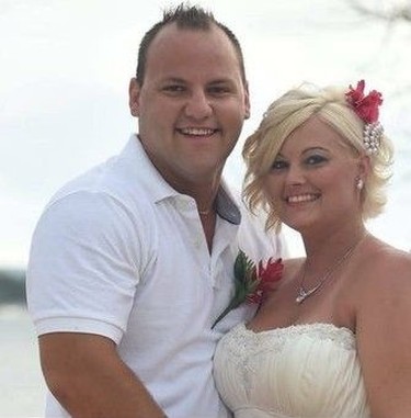 Robbie Thomson of Smiths Falls, Ont. and Melissa Reid at the time of their wedding in Jamaica in 2015.