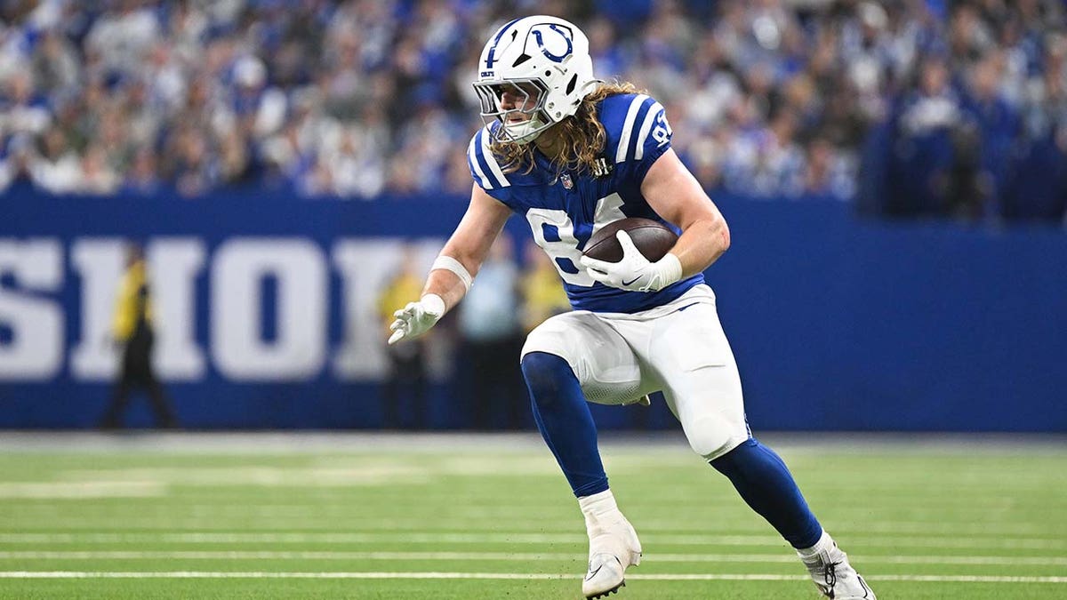 Tyler Warren during an NFL game