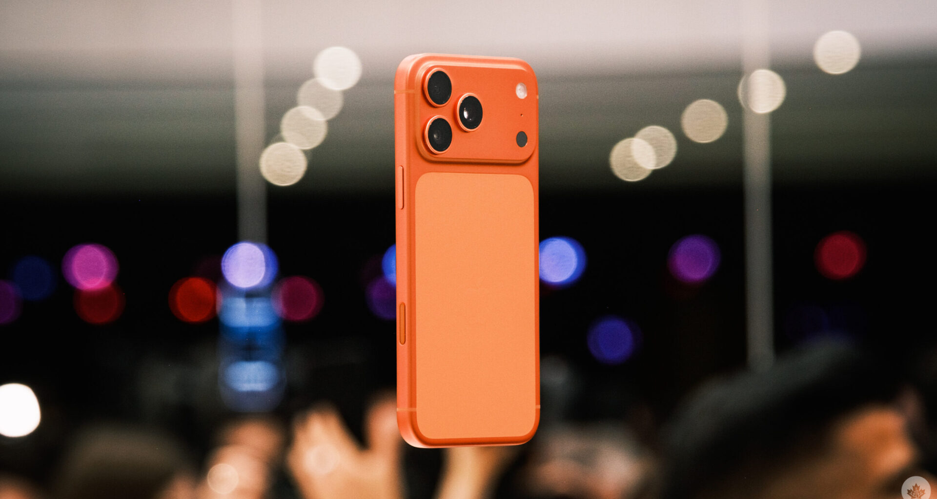 iPhone 17 pro cosmic orange