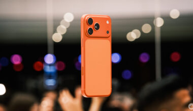 iPhone 17 pro cosmic orange