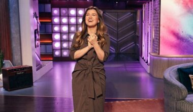 Kelly Clarkson Confirms Her Talk Show Is Ending, Explains Why in New Statement | Kelly Clarkson, Television | Celebrity News and Gossip | Entertainment, Photos and Videos