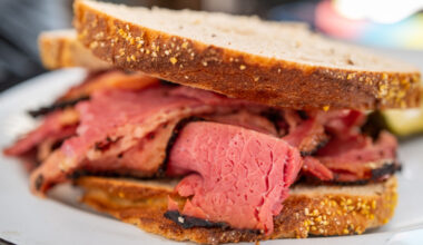 12 Mistakes To Avoid Making When Dining At A Jewish Deli