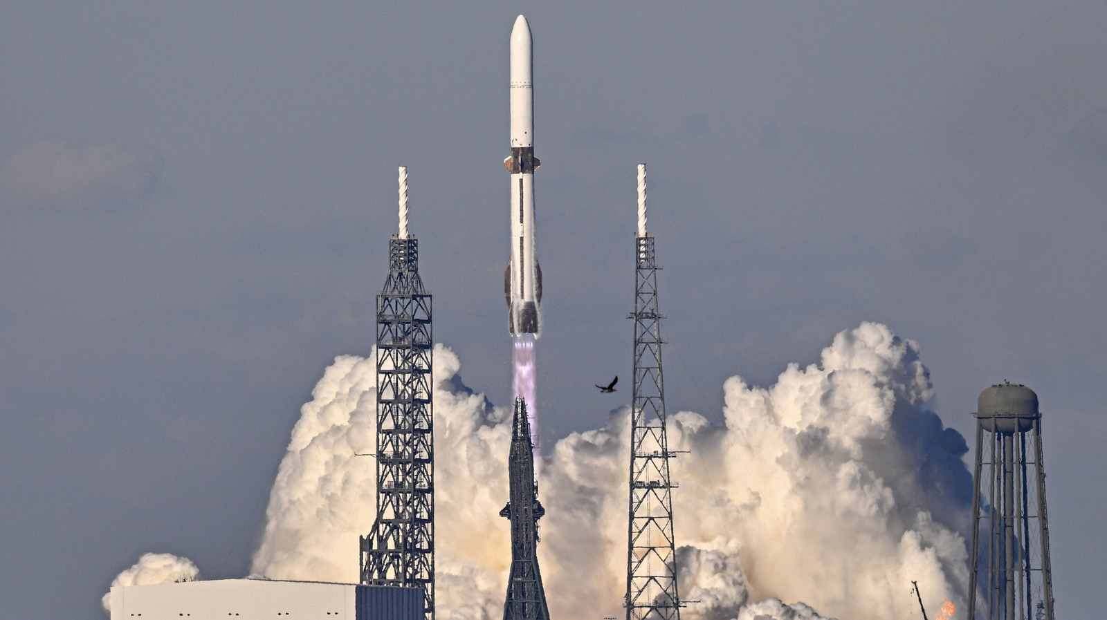 Blue Origin Is Coming For SpaceX With Over 5,000 Satellites Launching Sooner Than You'd Think