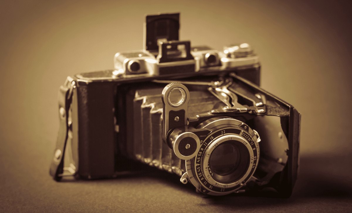 Man Develops 1930s Photos Found In Thrift Store Camera, What He Saw Left Him Stunned