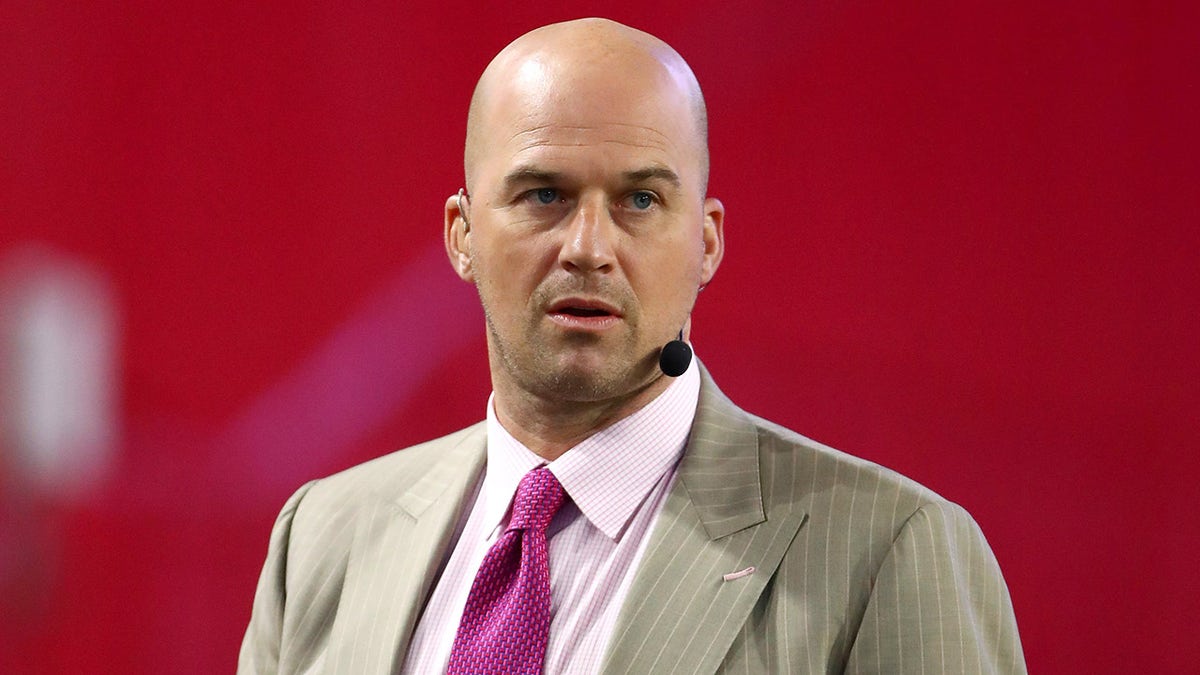 Matt Hasselbeck looks on