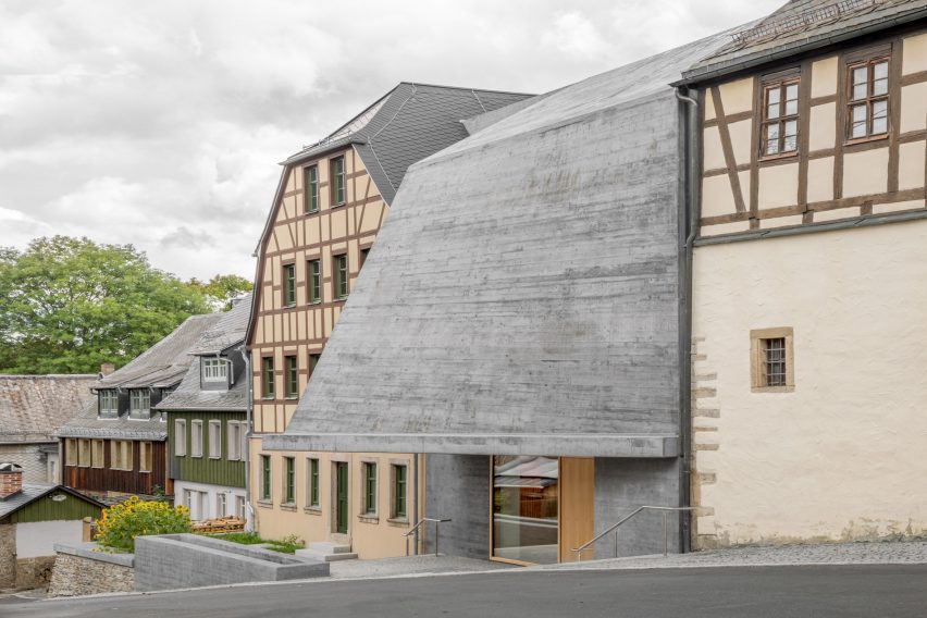 Mother-of-Pearl Experience Museum by Schulz und Schulz