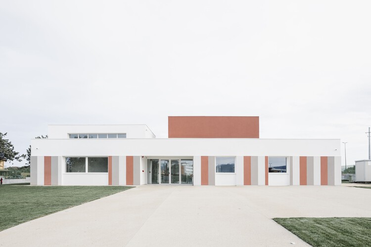 New Nursery School on Via dell’Acquamarina / LERUA Studio - Image 1 of 19