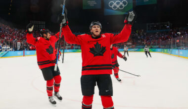 MacKinnon scores late, Canada tops Finland to advance to gold medal game