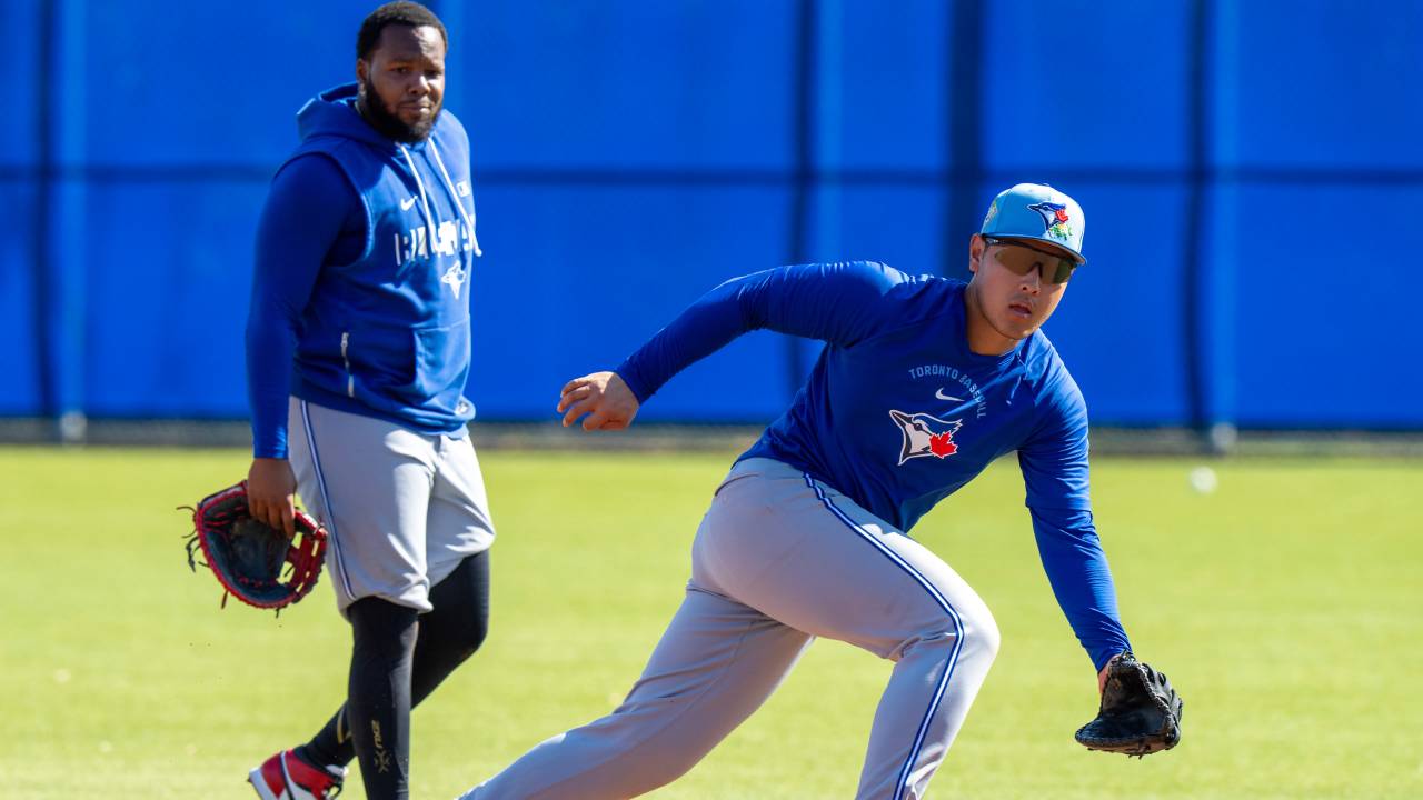 Kazuma Okamoto's new Blue Jays teammates working to welcome him in