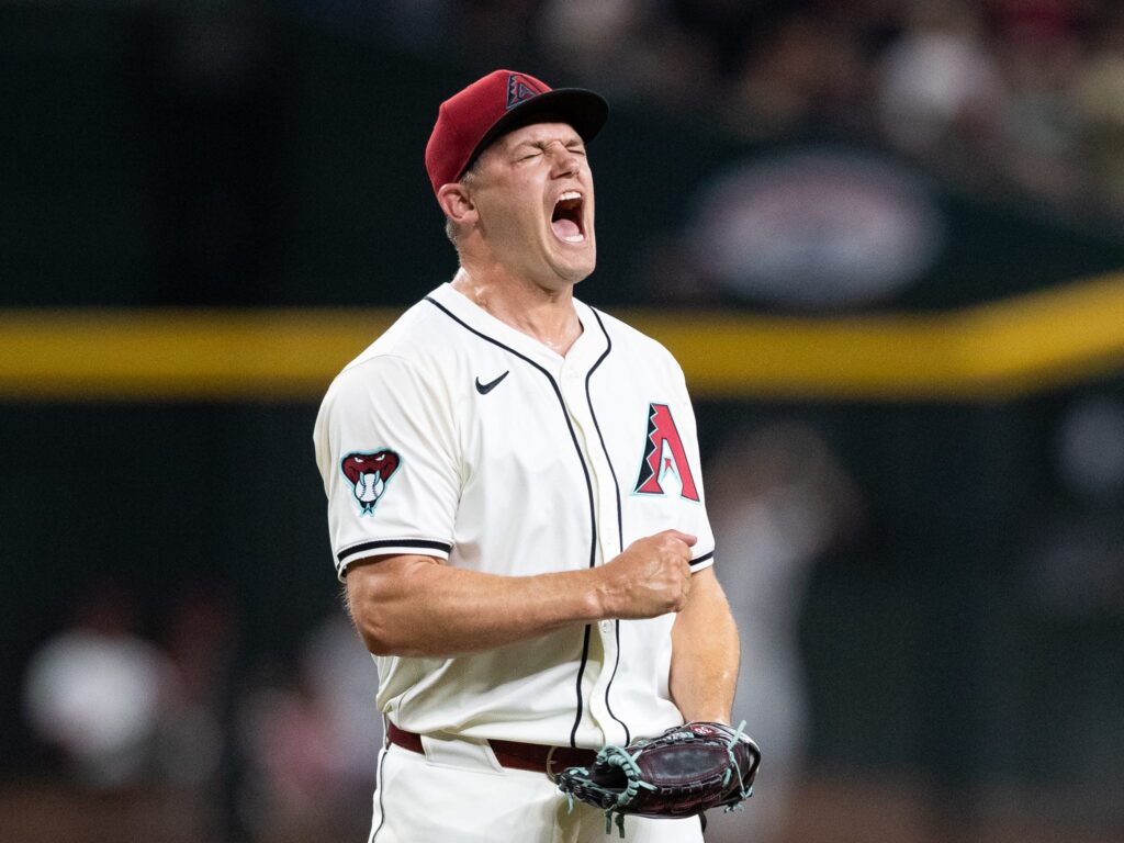 Diamondbacks Sign Paul Sewald - MLB Trade Rumors