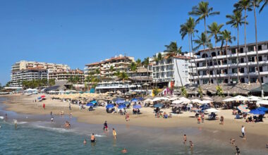 Airlines 'really let a lot of people down,' says Pembina Valley resident still stuck in Puerto Vallarta - PembinaValleyOnline.com