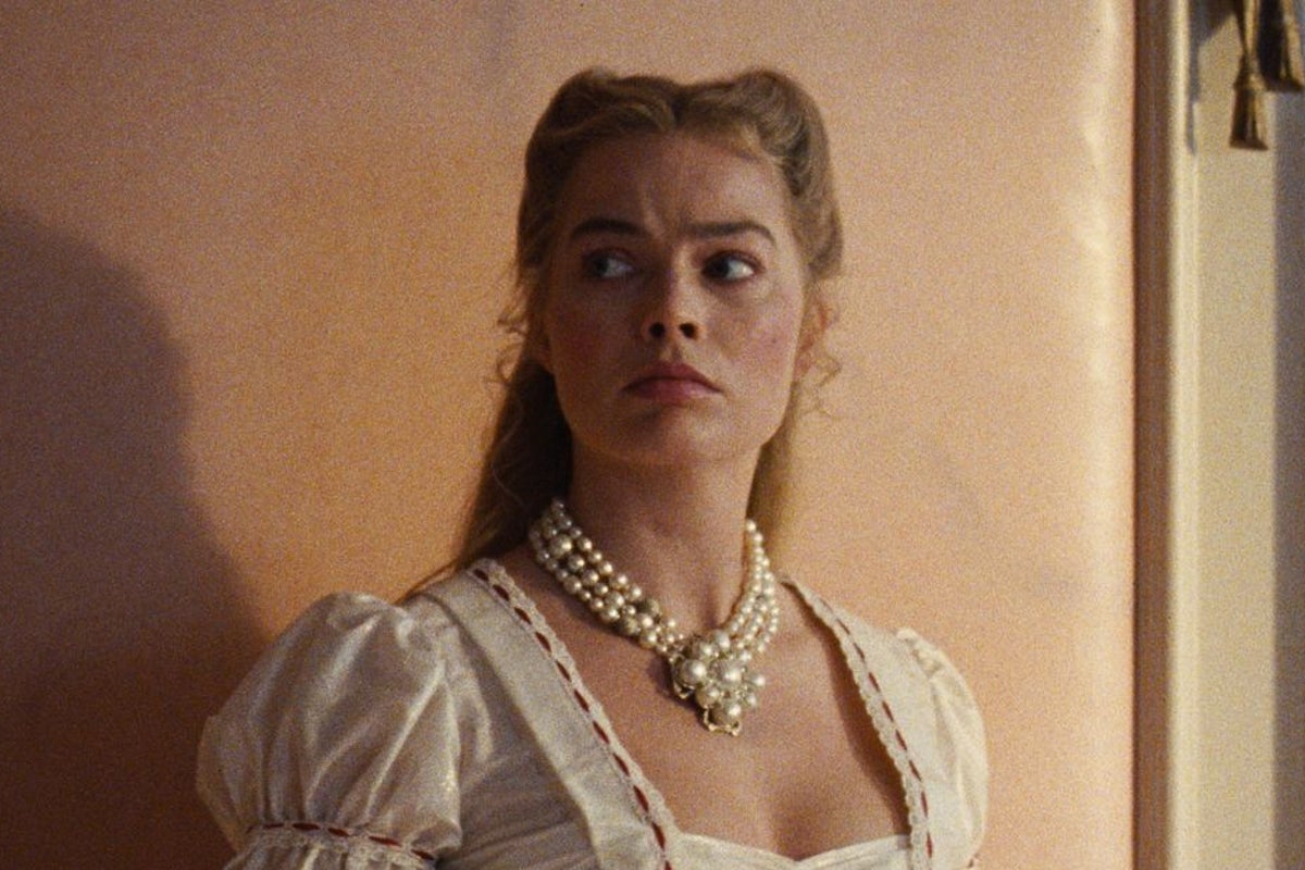 ‘Intoxicating, bewitching... and horny’: First reactions see Emerald Fennell’s Wuthering Heights heaped with praise