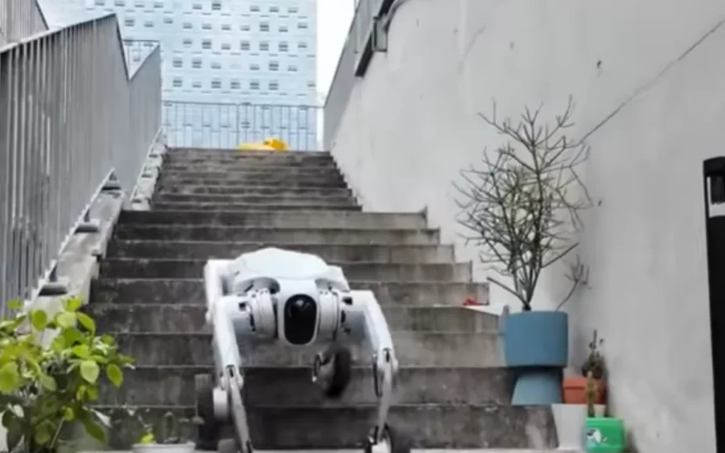This new Chinese robot dog is a hybrid beast that hits 11mph on flat ground and can climb multiple flights of stairs