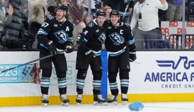 Schmaltz scores hat trick, Mammoth ease past Canucks