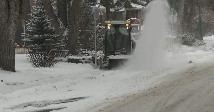 Meteorologists warn Alberta travel could be tricky, up to 30 cm of snow forecast
