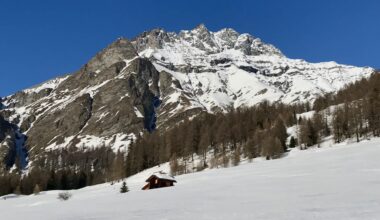 Meteorologists in Switzerland are reporting a drastic decrease in snowfall going into the country's busy sports season.