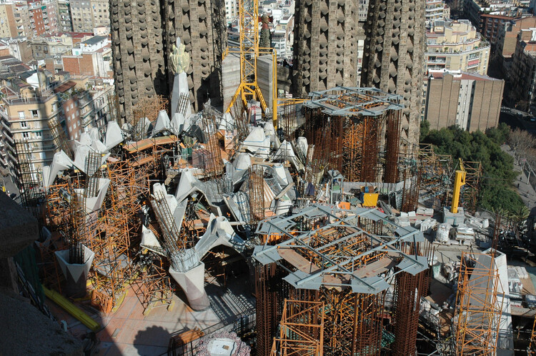 The Final Piece of Gaudí’s Sagrada Familia Central Tower Installed in Barcelona - Image 10 of 12
