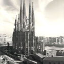La Sagrada Familia construction progress, 1953. Image © Expiatory Temple of the Sagrada Família The Final Piece of Gaudí’s Sagrada Familia Central Tower Installed in Barcelona - Image 3 of 12