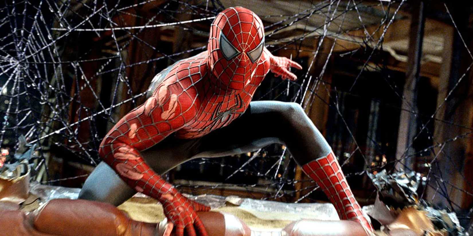 Tobey Maguire's Spider-Man posing over wreckage in Spider-Man 3 (2007)