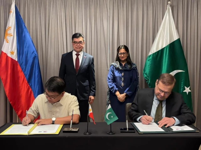 signing a memorandum of understanding between pakistan and the phillipines photo ministry of economic affairs