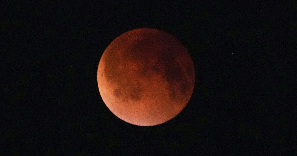 Hawaiʻi Skies: Total lunar eclipse in the early hours of March 3