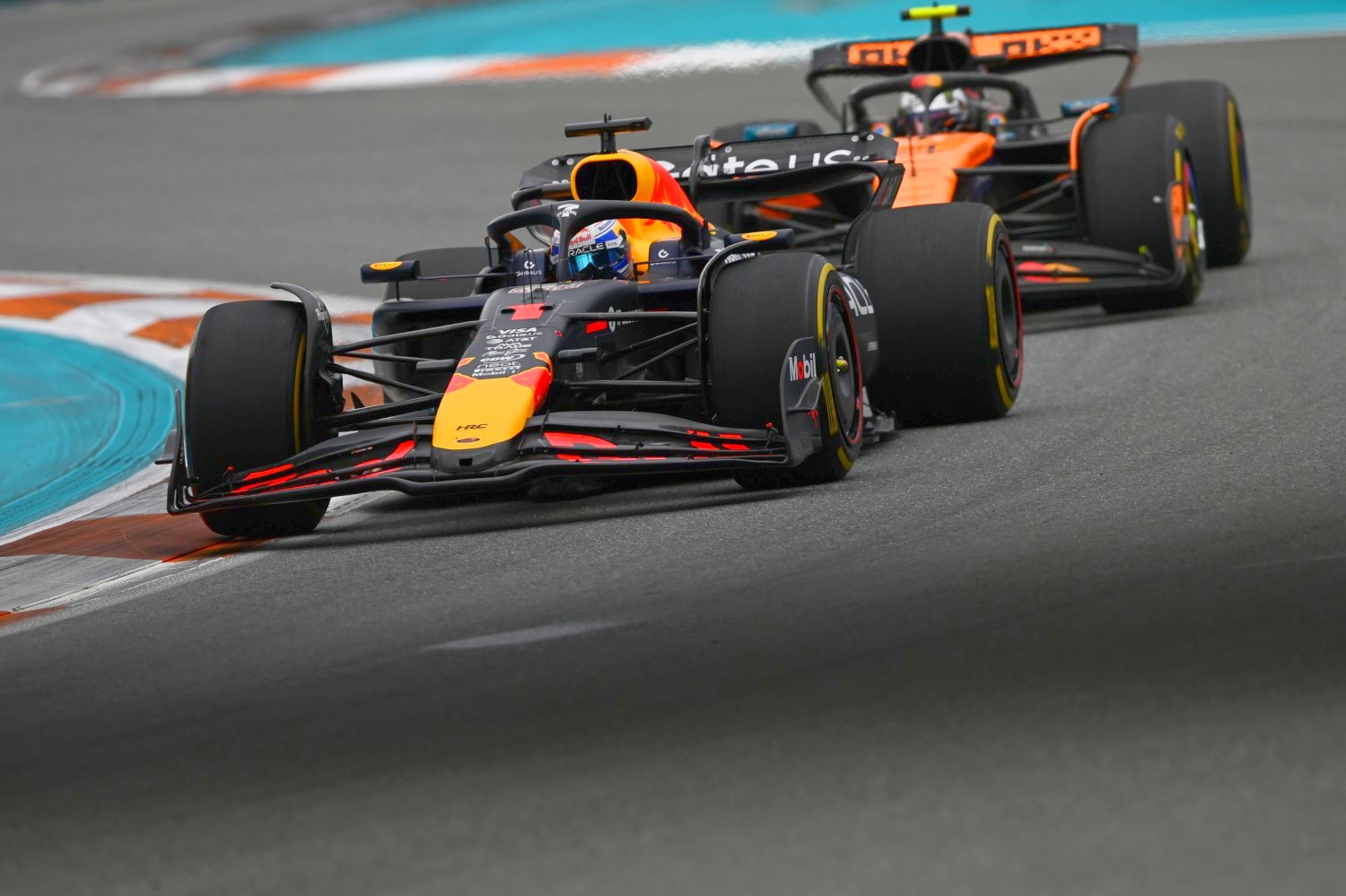 Max Verstappen of the Netherlands driving the (1) Oracle Red Bull Racing RB21 leads Lando Norris of Great Britain driving the (4) McLaren MCL39 Mercedes on track during the F1 Grand Prix of Miami at Miami International Autodrome on May 04, 2025 in Miami, Florida. (Photo by Rudy Carezzevoli/Getty Images) // Getty Images / Red Bull Content Pool //