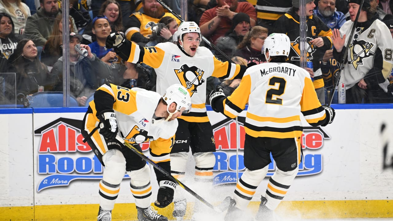 Hayes family has priceless reaction to forward's 2-goal NHL debut 