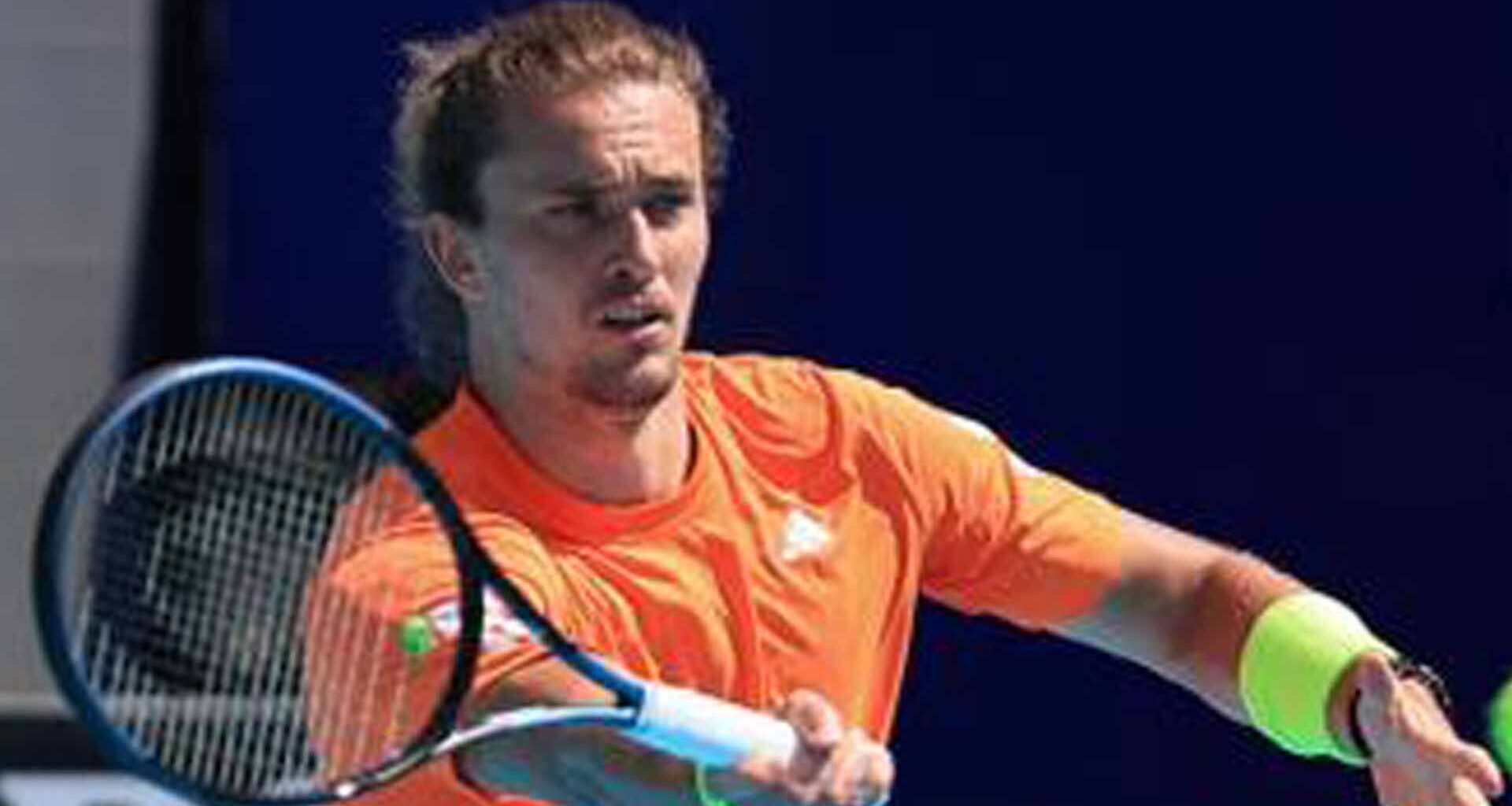 Alexander Zverev practises in Acapulco on Saturday.