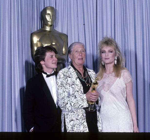 WINNER BEST SET DECORATION FOR 'OUT OF AFRICA' WITH PRESENTERS MICHAEL J. FOX AND REBECCA DEMORNAY