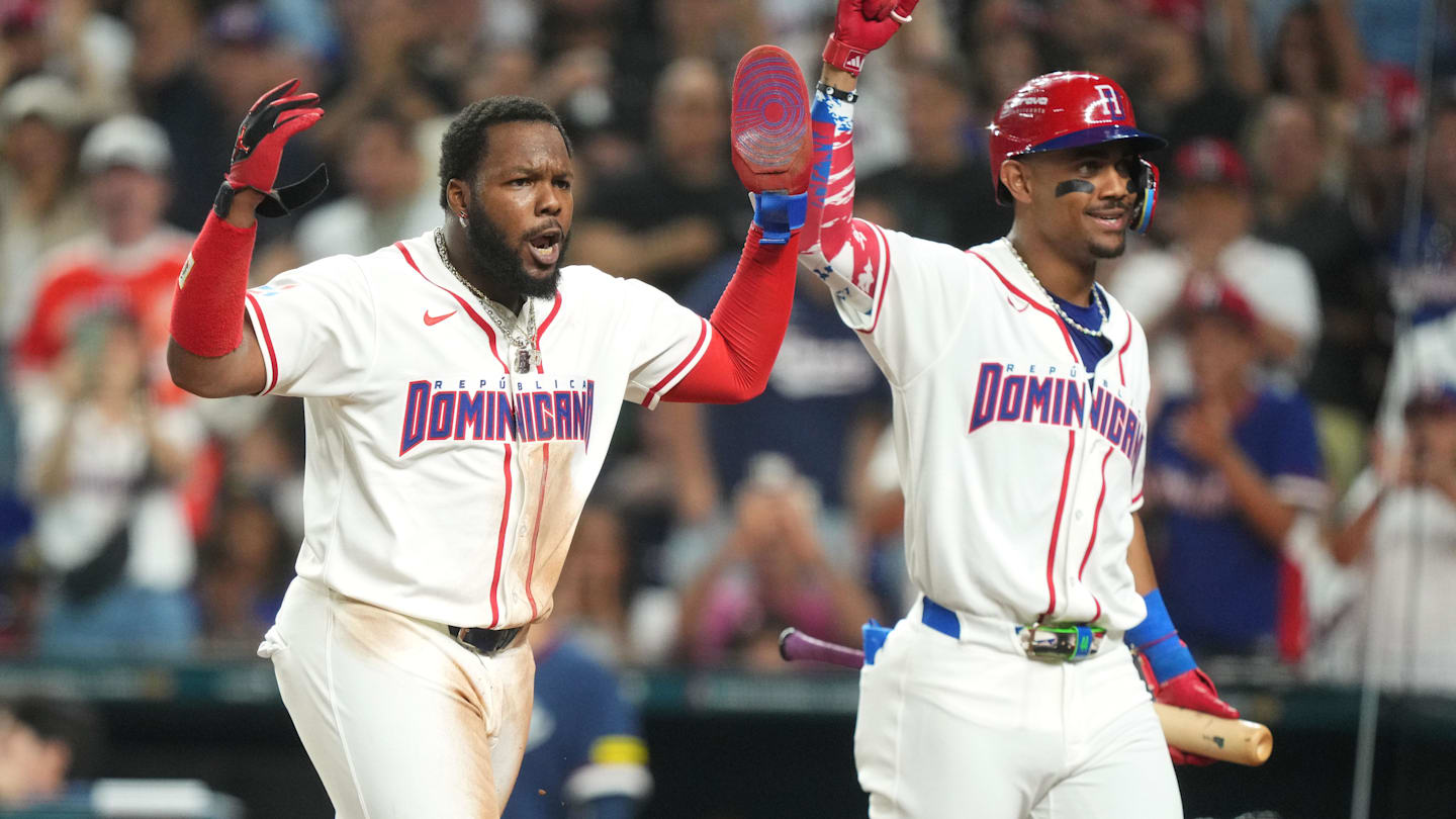 Dominican Republic first baseman Vladimir Guerrero Jr. and center fielder Julio Rodríguez.