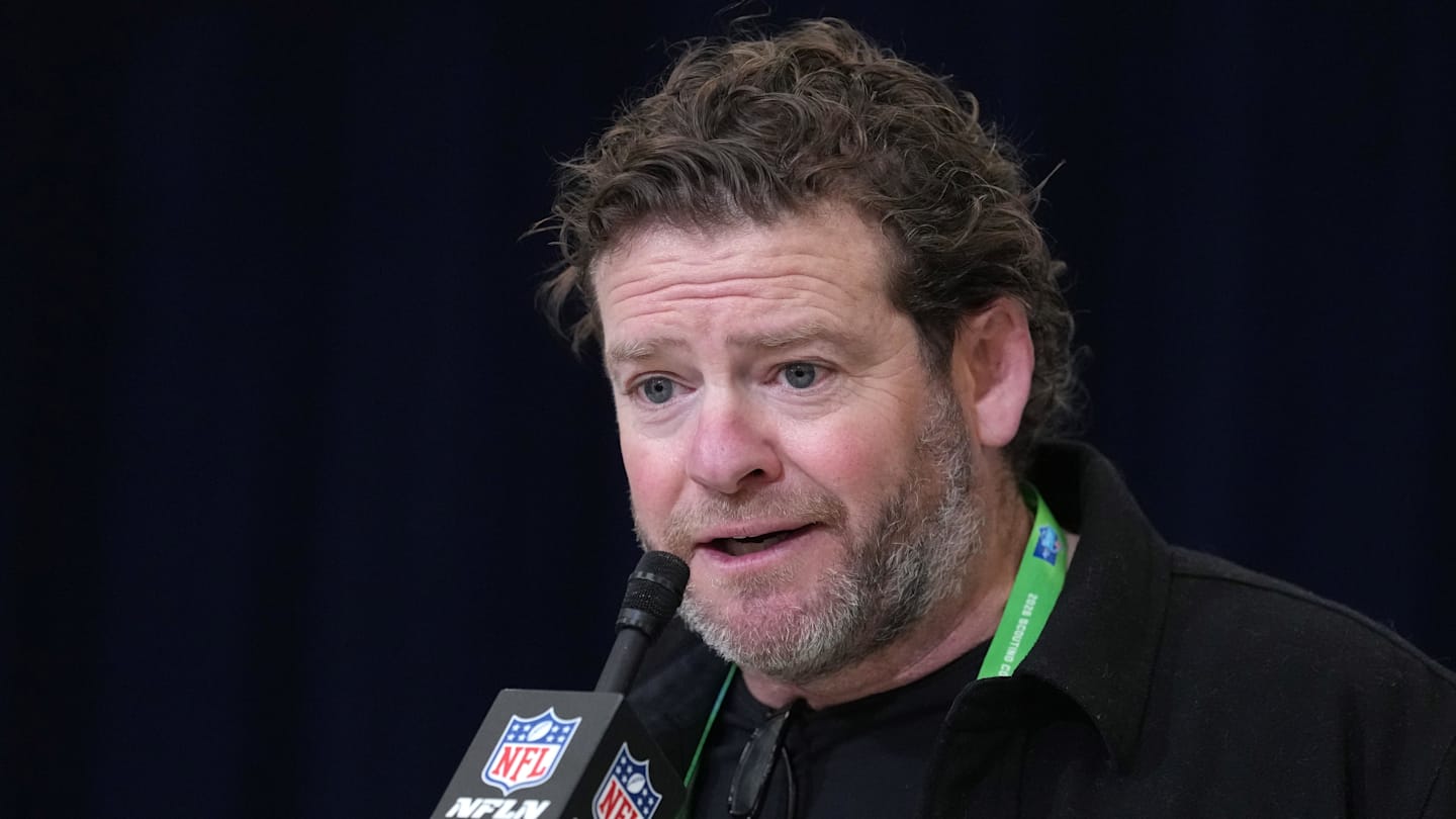 Former Cowboys DE, No. 1 Pick is Perfect Seahawks Reunion Target in Free Agency