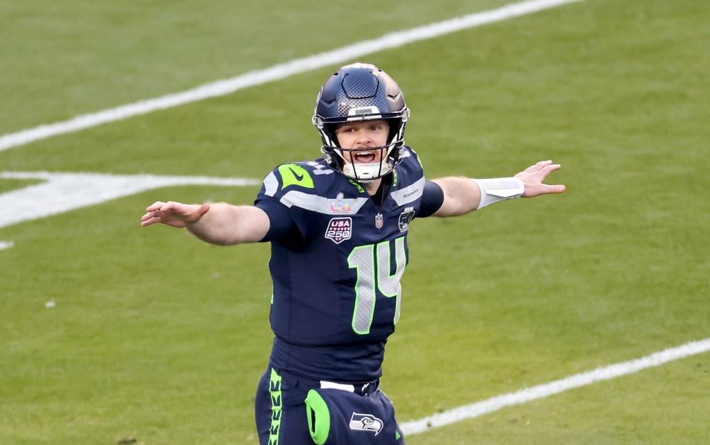 Sam Darnold #14 of the Seattle Seahawks calls a play during the first quarter.
