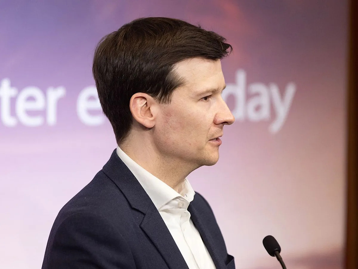 Bell: Jeromy Farkas battles Danielle Smith in epic tax hike fight