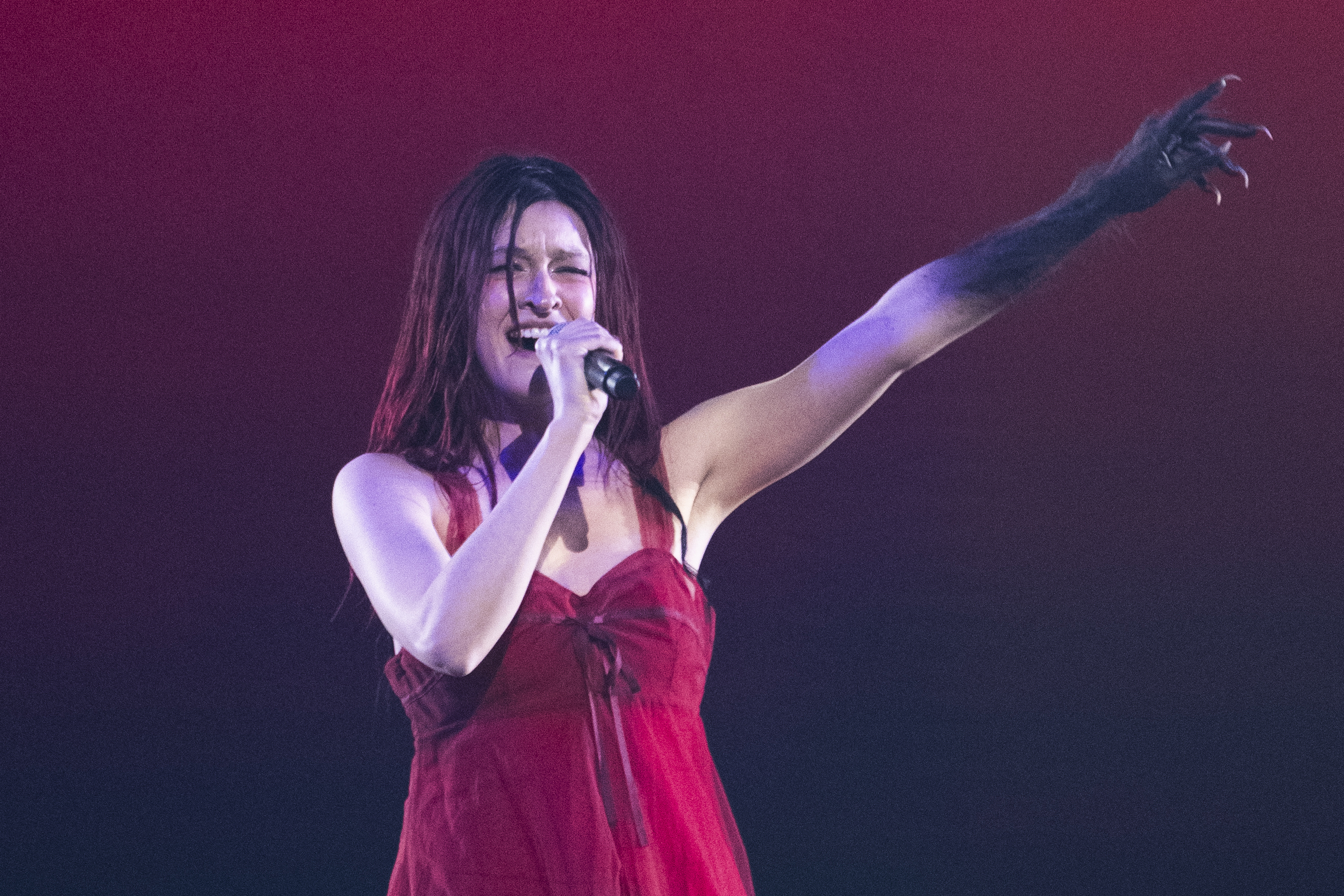 Lou-Adriane Cassidy performing on stage in a red dress at last year's ADISQ gala.