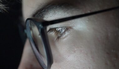 If Your Teen's Talking About 'Gooning', Therapists Want You To Ask Them What It Means