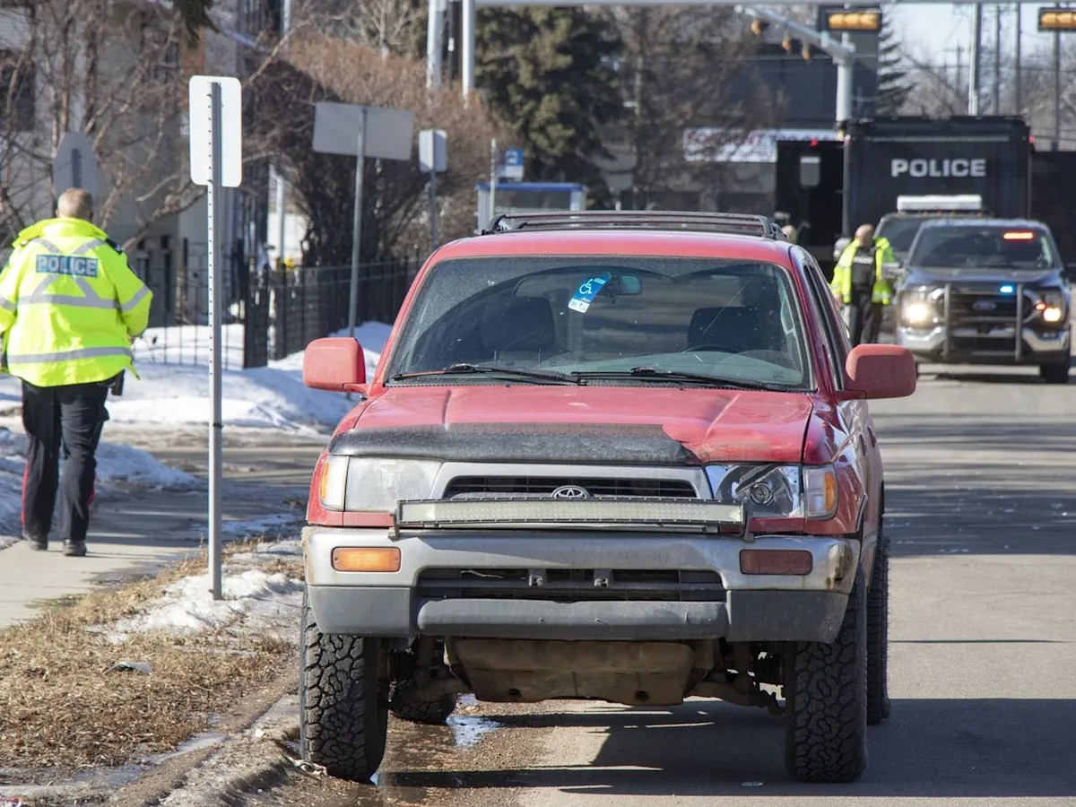 Two teen girls struck by SUV at north Edmonton intersection: EPS