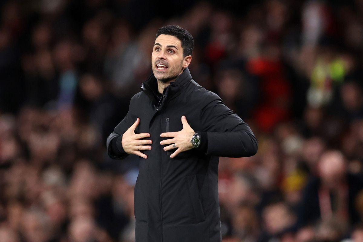 Arsenal boss Mikel Arteta reacts