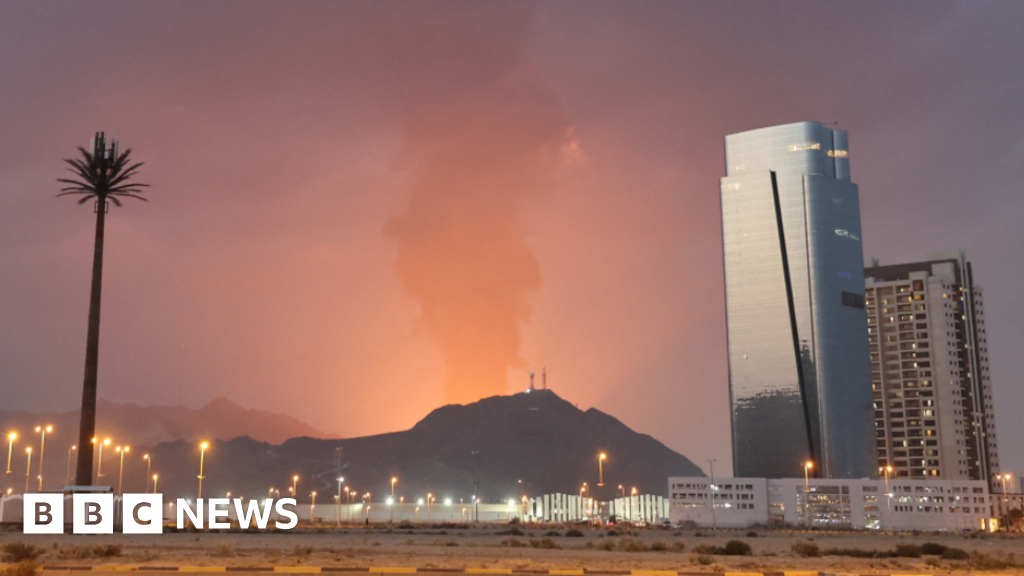 Hamas urges key ally Iran to halt attacks on Gulf states - BBC