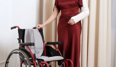 Maya Meron, a violinist who played with some of the world’s top orchestras, shattered her left elbow when the adjustable bar on a Pilates reformer machine slipped out of its setting while she was in the downward dog yoga position