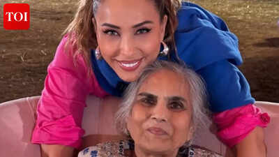 Iulia Vantur shares RARE photo with Salman Khan’s mother Salma Khan and Helen on Women’s Day: 'I'm a blessed daughter'