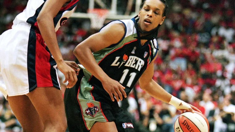 SN 140 Moments: No. 134 - Teresa Weatherspoon banks halfcourt buzzer-beater in WNBA Finals image