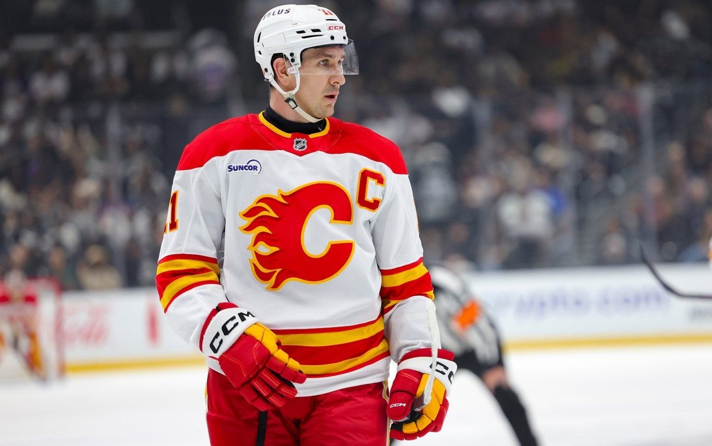 Forsberg makes 29 saves, Kings beat the Flames 2-0 to end 5-game losing streak