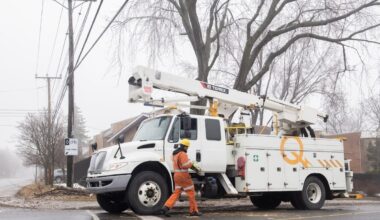 Hydro Quebec power outage affects thousands as freezing rain hits Montreal, other areas