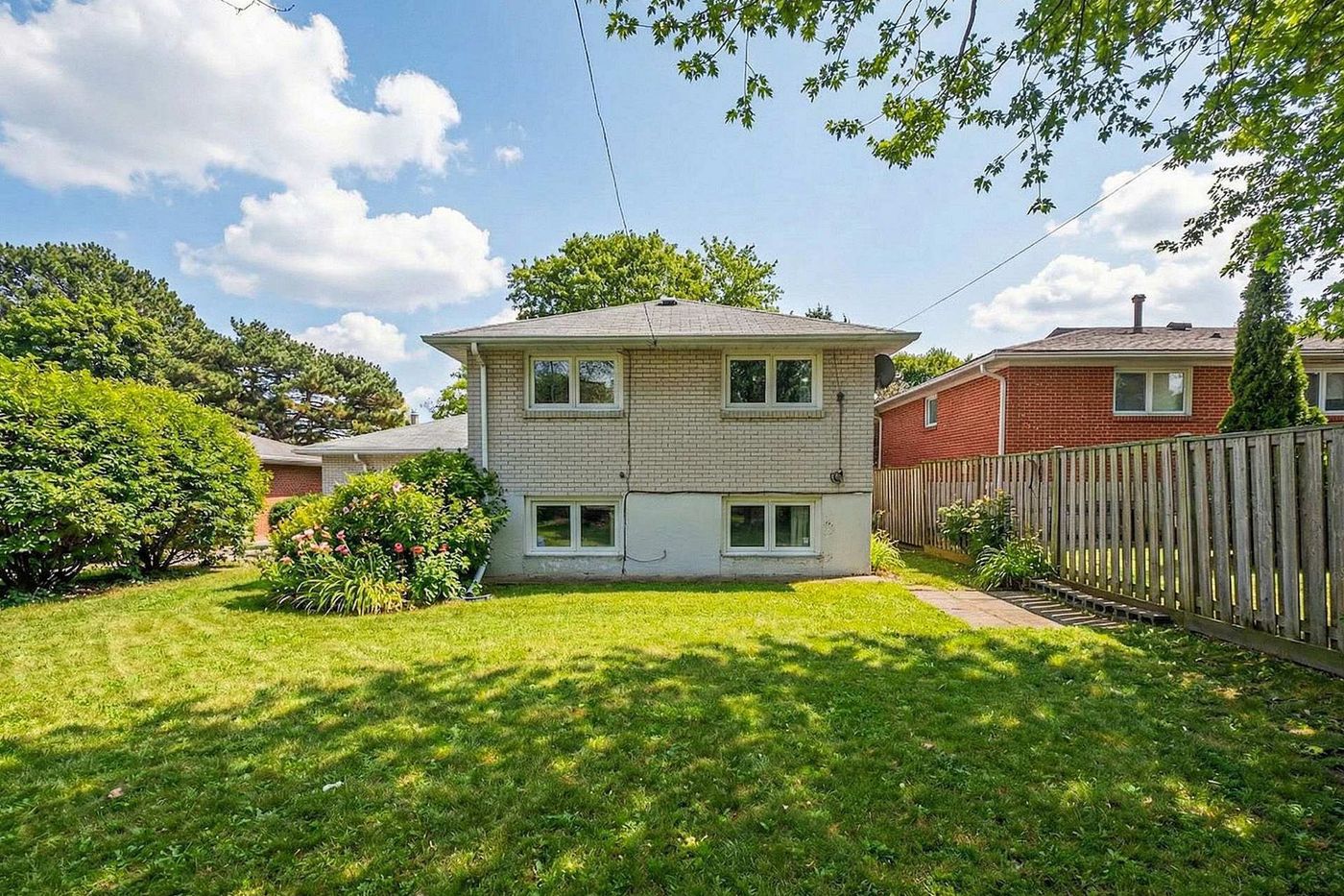 1021 Vera Cruz Drive Ontario