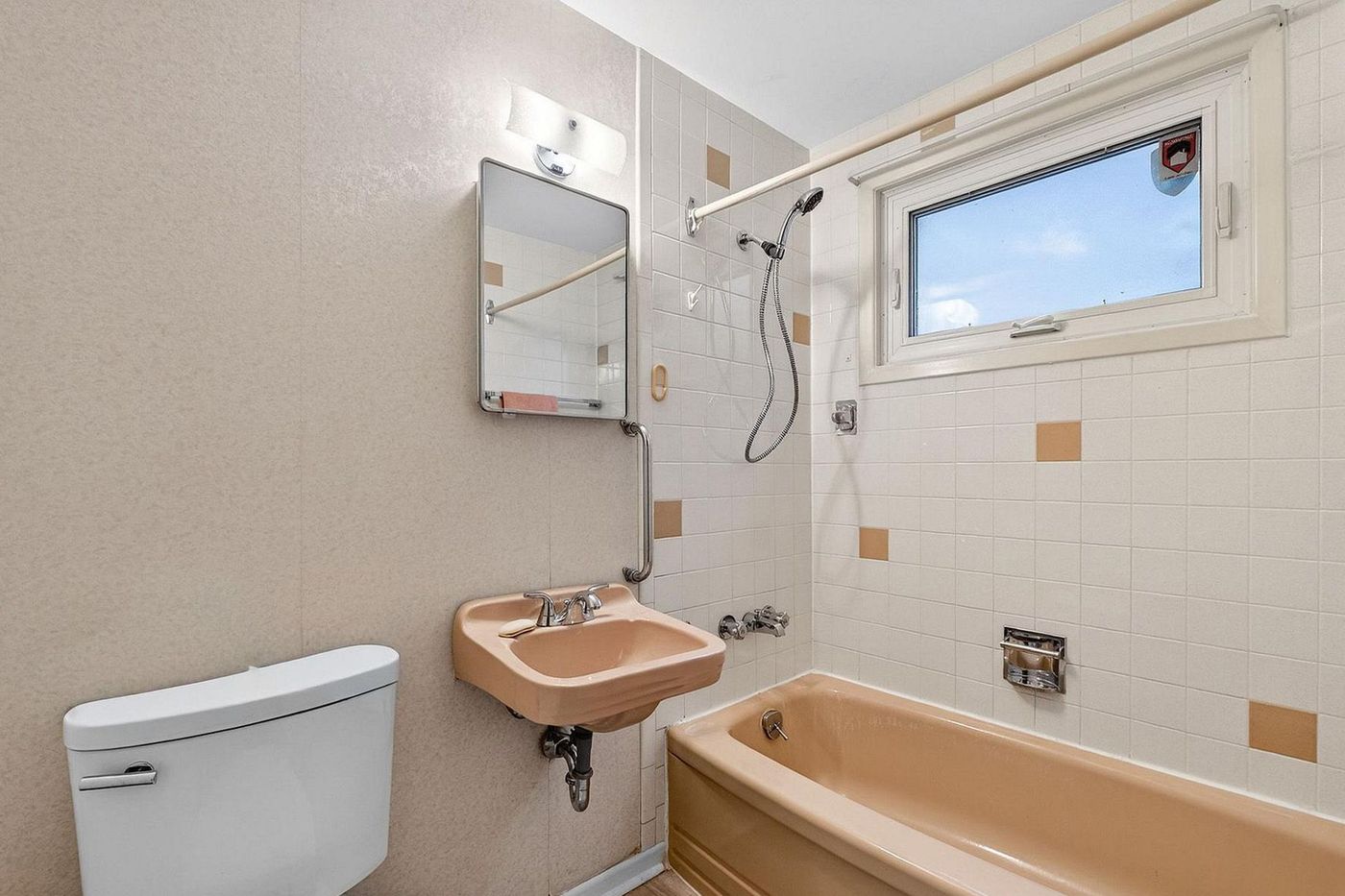 1021 Vera Cruz Drive Ontario