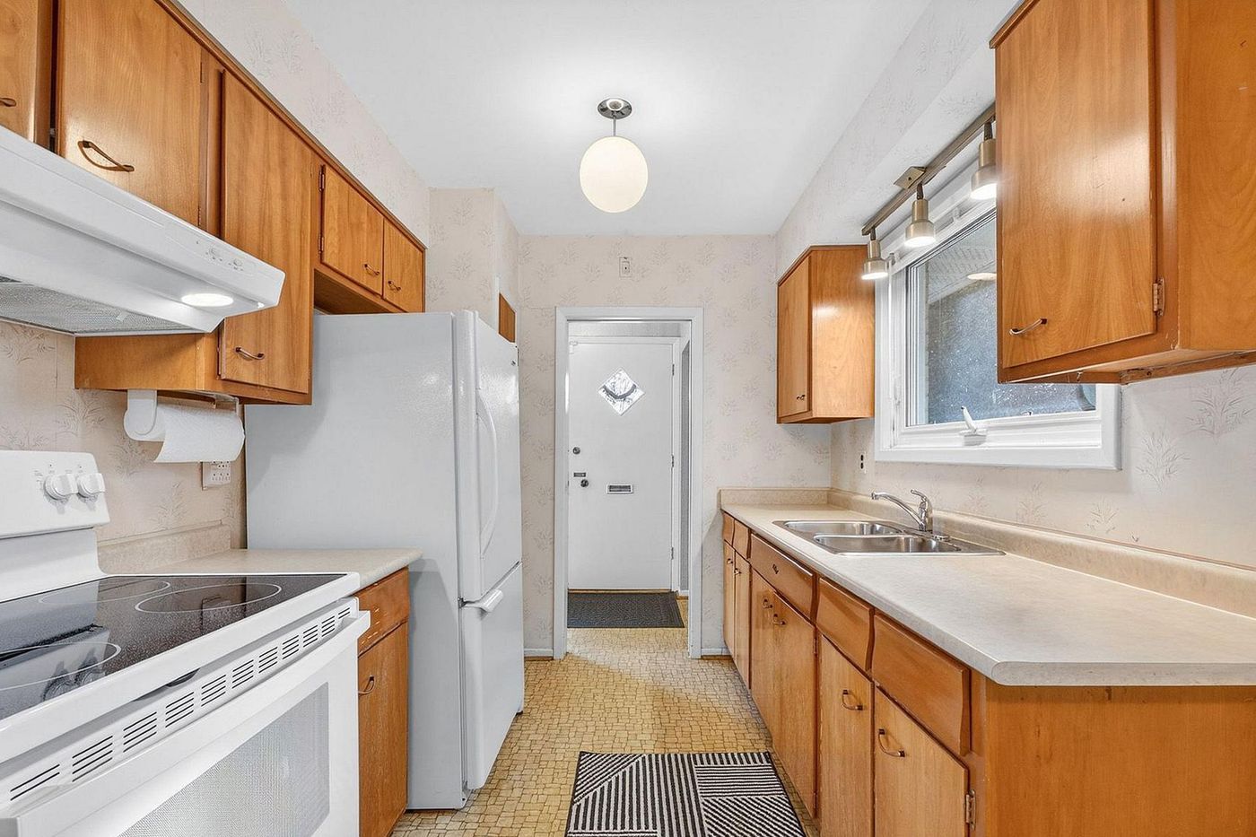 1021 Vera Cruz Drive Ontario