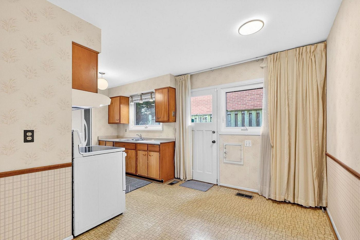 1021 Vera Cruz Drive Ontario